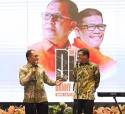 Resmi! PKB Serahkan B1KWK ke Danny-Azhar untuk Pilgub Sulsel 2024