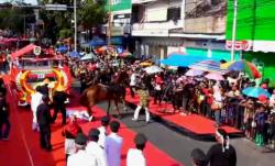 Peserta Terjatuh dari Kuda Saat Mengikuti Karnaval Pembangunan di Klaten