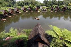 Pesona Wisata Dusun Bambu Family Leisure Park