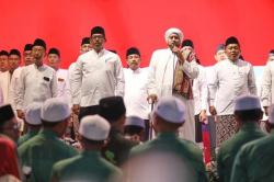 Ribuan Warga Ramaikan Acara Jateng Bersholawat, Habib Syech Ajak Masyarakat Teladani Semangat Juang