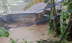 Banjir Parah Rendam Desa Bambu Mamuju, Warga Mengungsi