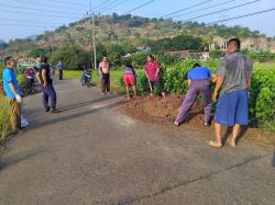 Gotong Royong Rabat Beton Membangun kebersamaan antara kampung Bunut dan kampung Sumurlubang