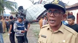 Pj Sekda Pidie Jaya Berjanji akan Membangun Kembali Mushalla Roboh Diterpa Angin Puting Beliung