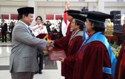 Menhan Prabowo Hadiri Wisuda 425 Mahasiswa Unhan RI: Perjalananmu Harus jadi Pengabdian