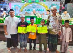 Berbagi Kebahagiaan, Desa Tanjungsari Santuni Anak Yatim di Acara Selamatan Desa