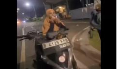 Viral, Aksi Kejahatan Emak-Emak Modus Berpura-pura Habis Bensin Motor