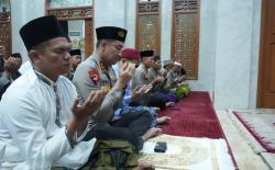 Kapolda Banten Laksanakan Safari Sholat Subuh Berjamaah Keliling di Masjid Al-Firdaus Serang