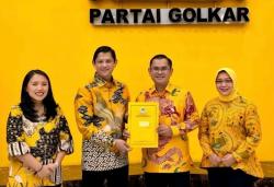 Arfi Rafnialdi-Yena Iskandar Masoem Resmi Terima B1 KWK Golkar untuk Pilwalkot Bandung