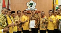 Borong Rekomendasi! Eri-Armuji Terima Surat Khusus Pencalonan dari Partai Golkar Setelah Gerindra