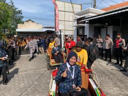 Budaya Lokal Warnai Pendaftaran Bunda Ita dan Mbak Zuli di Pilkada Nganjuk