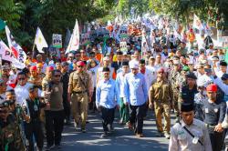 Diantara Ribuan Pendukung, SJP-Tuan Guru Fatihin Resmi Daftar di Pilbup Lombok Timur