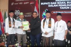 Siap Tantang Ipuk, Gus Makki dan Ali Ruchi  Daftar ke KPU Berebut Kursi Bupati Banyuwangi