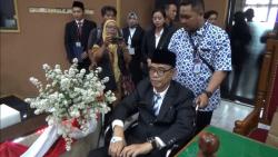 Salah Satu Anggota DPRD Ponorogo Ikuti Pelantikan Pakai Kursi Roda dan Oksigen