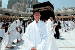 Kisah Haru Pratama Arhan Ibadah Umrah, Menangis saat Memegang dan Mencium Kabah