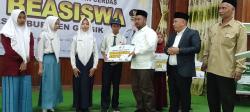 Ribuan Pelajar dan Mahasiswa di Gresik Mendapatkan Bantuan Beasiswa Pendidikan