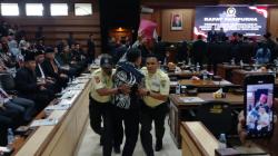 Seorang Pria Diamankan saat Proses Pelantikan DPRD Kota Tasikmalaya 2024-2029