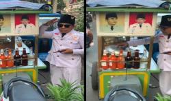 Viral Tukang Bakso Pakai Kostum Presiden Soekarno, Mirip Banget Bapak Proklamator RI