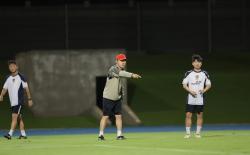 Latihan Timnas Indonesia di Arab Saudi Diguyur Hujan Salju, Shin Tae-yong Kaget