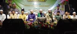 Istighotsah Akbar dan Gema Sholawat Semarakkan Sedekah Bumi di Desa Tambak Beras