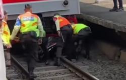 Lalai Sekejap, Nyawa Melayang: Pemotor Tewas Tertabrak KRL di Perbatasan Depok-Citayam