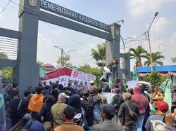 Didemo Mahasiswa dan Warga Soal Penertiban Pedagang di Puncak, Ini Respon Pemkab Bogor