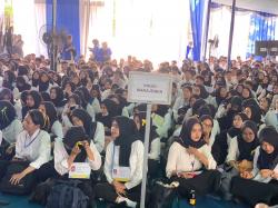 Lebih 2.000 Mahasiswa Baru Ikuti PKKMB Kampus UBP Karawang