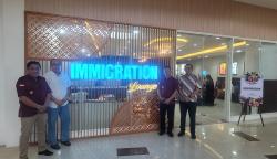 Inovasi Pelayanan Publik, Kemenkumham Jatim Hadirkan Immigration Lounge di Icon Mall Gresik