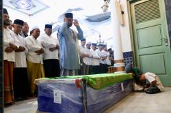 Puluhan Ribu Masyarakat Aceh Mensholatkan Jenazah Tu Sop di Masjid Raya Baiturrahman