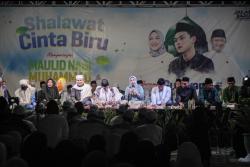 Cicit Hasyim Asy'ari Tebuireng Gus Ivan hadiri Salawat Cinta Biru DAFA di Abhariah Lombok Barat