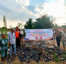 KAI Daop 3 Cirebon Peringatkan Bahaya Pembakaran dan Pembuangan Sampah di Jalur Kereta