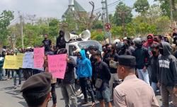 GPND Aksi Damai di Pemkab Lamongan, Protes Jalan Rusak hingga Krisis Air Bersih