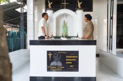 Calon Gubernur NTT Ansy Lema Berziarah ke Makam Lima Mantan Bupati Ende, Ini Alasannya