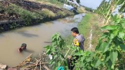 Nekat Berendam di Sungai selama Dua Hari, Seorang Kakek di Pemalang Dievakuasi Polisi