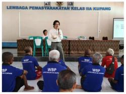 Peduli Kesehatan WBP, Marciana Apresiasi Program Posyandu Lansia Lapas Kupang