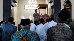 Menjelang Pilkada, Kapolsek Kabat Ajak Warga Tingkatkan Keamanan Lingkungan