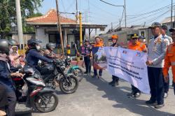 KAI Daop 8 Surabaya dan Satlantas Polres Tanjung Perak Gelorakan Budaya Taat Berlalu Lintas