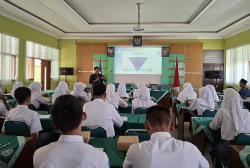 SMA Negeri 1 Wangon Gelar Pelatihan Jurnalistik dan Sinematografi