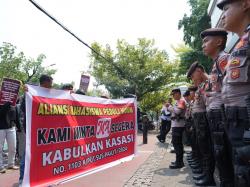 Aliansi Mahasiswa Peduli Hukum Gelar Aksi di MA, Desak Mutasi 2 Hakim Pelanggar Kode Etik