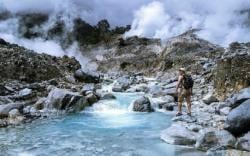 3 Fakta Kawah Ratu Gunung Salak, Keindahan Alam dan Cerita Mistis