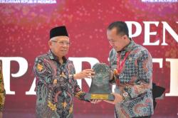 Angka Universal Coverage Jamsostek Diharapkan Terus Meningkat, Wapres Berikan Paritrana Award