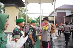  Kapolda Riau Gelar Pisah Sambut Komanda Korem,Irjen Iqbal: TNI Polri Selalu Bersnergi 