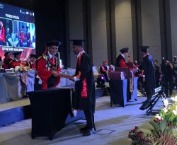 Rektor UISI Ajak Wisudawan Hadapi Tantangan Era Digital dengan Kreativitas dan Teknologi