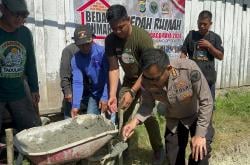 Baksos Satgas Madago Raya: Bedah Rumah dan Berikan Kursi Roda untuk Warga