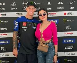 Nikita Mirzani Pamer OOTD Rp400 Jutaan di MotoGP Mandalika, Netizen Heboh!