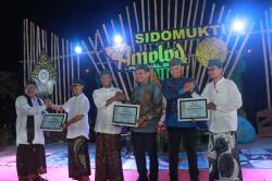 Tiga Warga Baru Dikukuhkan Sebagai Tamu Kehormatan di Sidomukti Amolod Festival Probolinggo