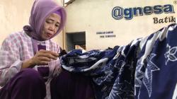 Hari Batik Nasional: Tantangan dan Harapan Parajin di Tasikmalaya, Motif Payung Geulis Jadi Tren