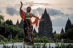 Peringati Hari Batik Nasional, Taman Wisata Candi Hadirkan Distrik Batik