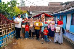 Bantuan Popok dan Pakaian Bayi Disalurkan untuk Pengungsi Gempa Kertasari