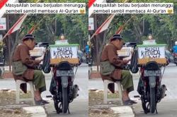 Masya Allah, Penjual Susu Kedelai Pinggir Jalan Rutin Baca Al Qur'an Sambil Menunggu Pembeli