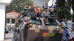 HUT TNI ke-79 di Garut Dimeriahkan Dengan Pameran Alutsista dan Panggung Prajurit